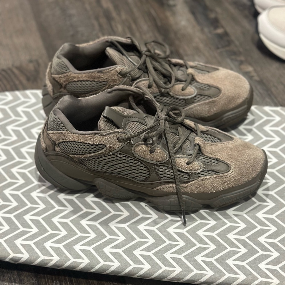 yeezy’s 9.5